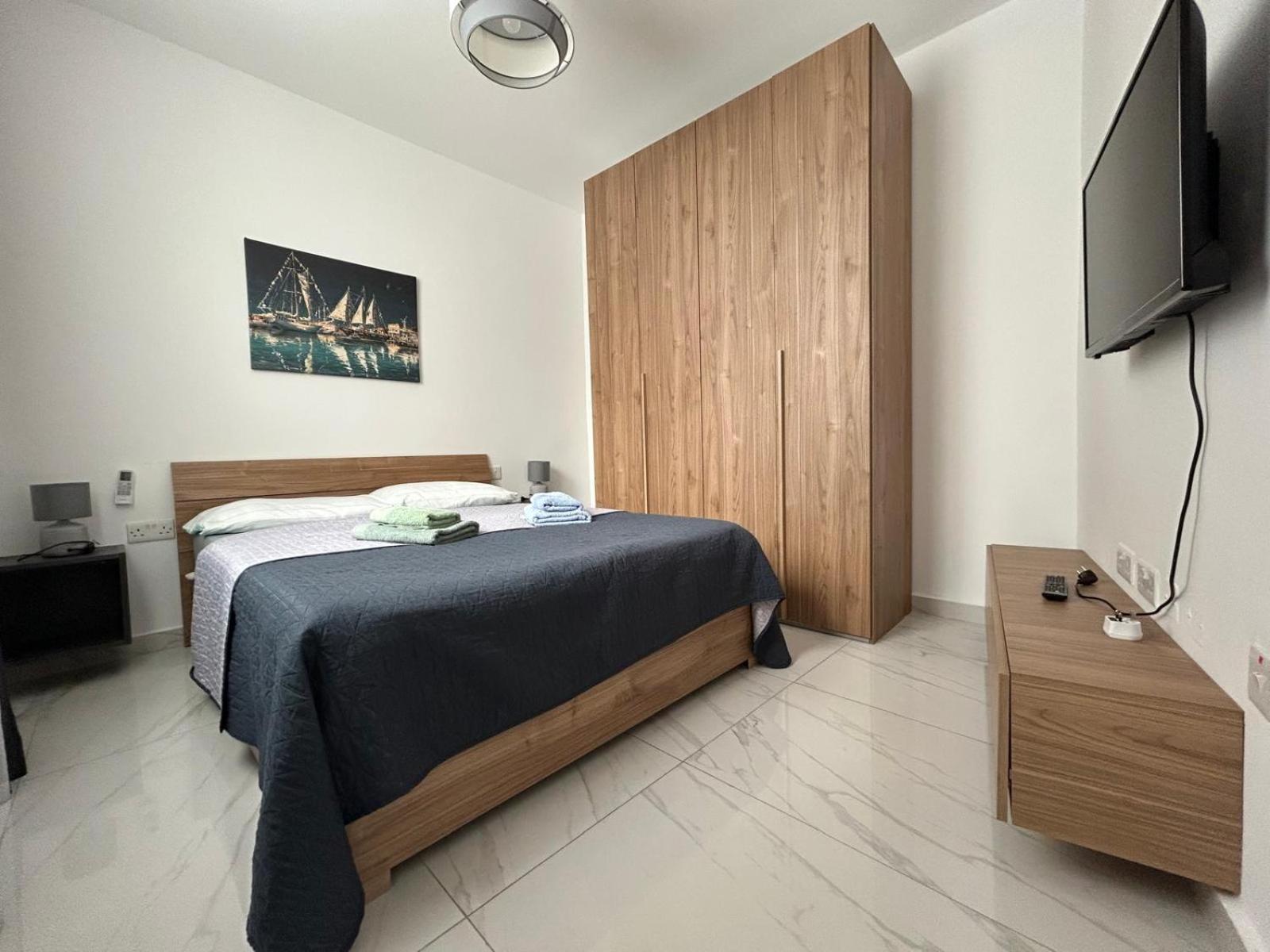 Exceptional 3-Bedroom Apartment, Sliema - Tigne Point! エクステリア 写真