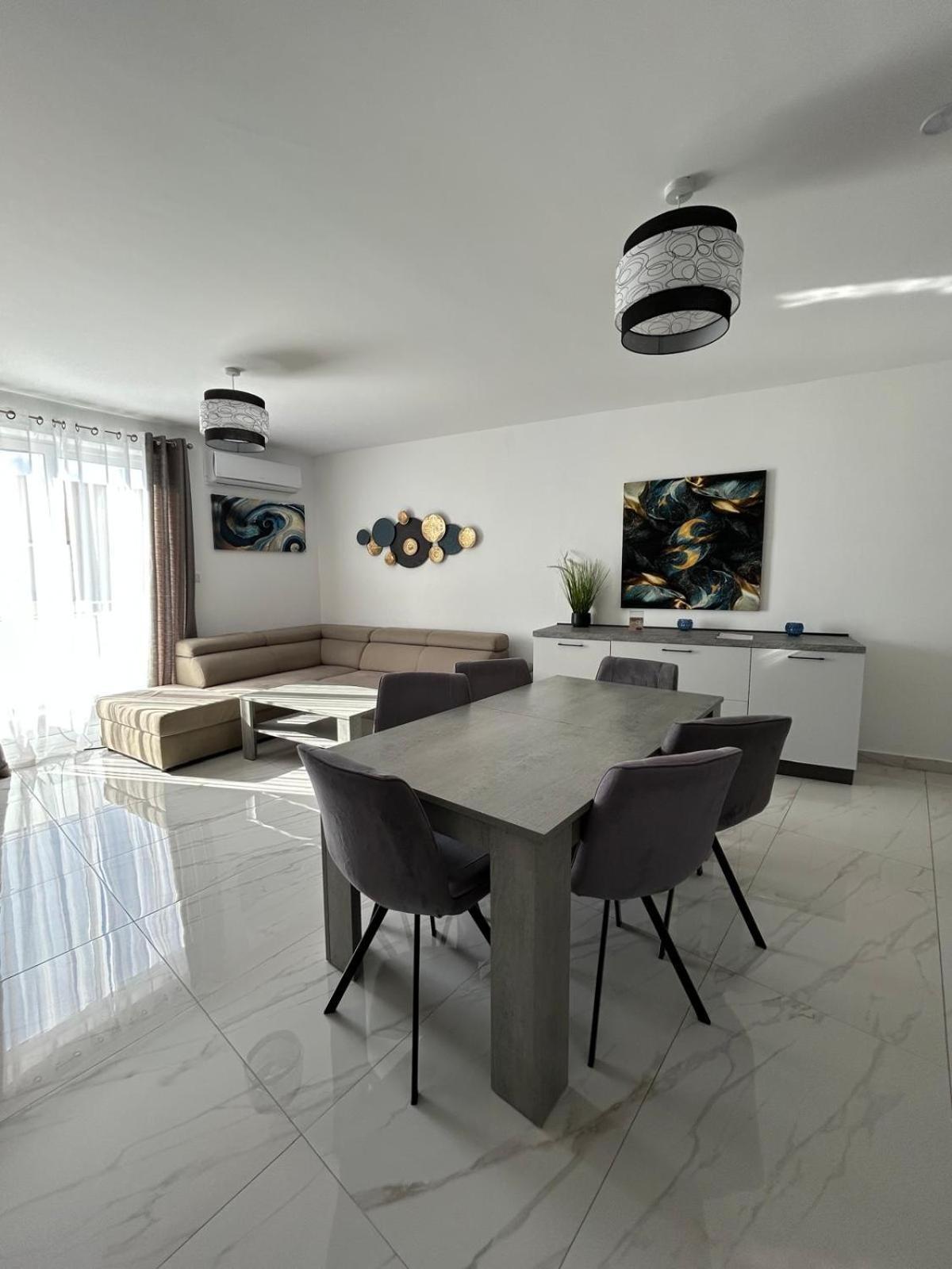 Exceptional 3-Bedroom Apartment, Sliema - Tigne Point! エクステリア 写真