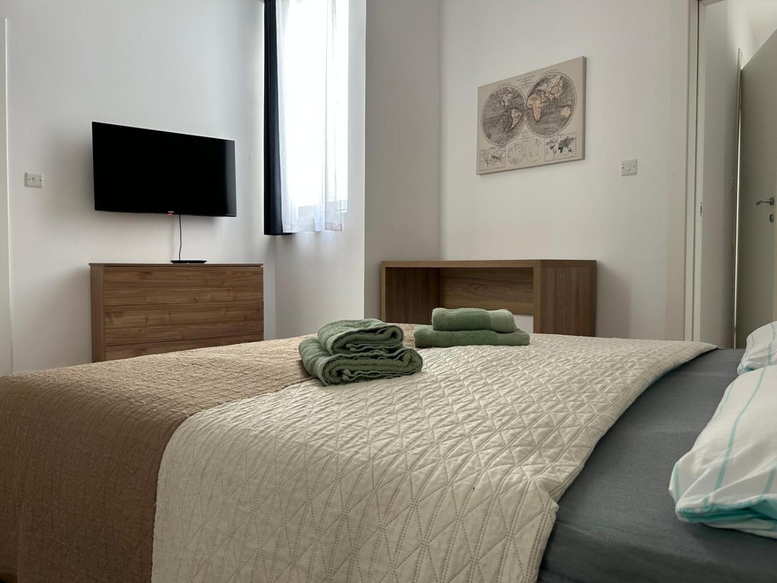 Exceptional 3-Bedroom Apartment, Sliema - Tigne Point! エクステリア 写真