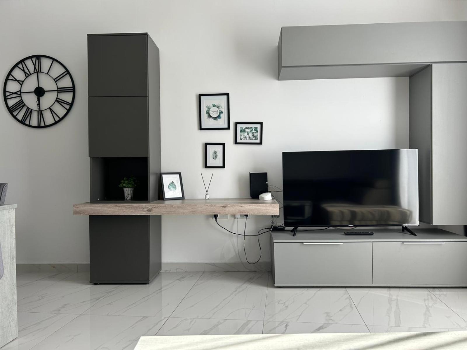 Exceptional 3-Bedroom Apartment, Sliema - Tigne Point! エクステリア 写真