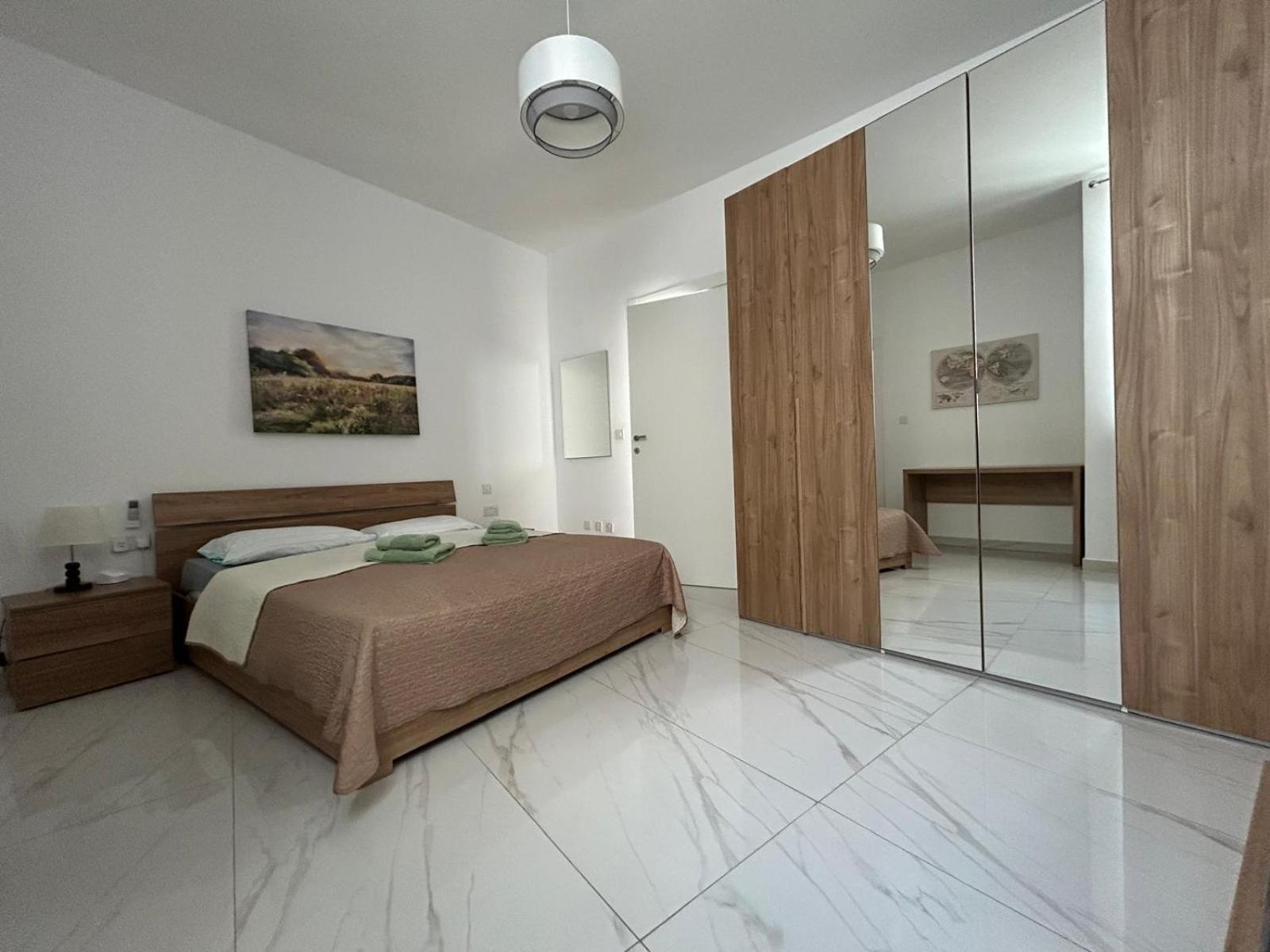 Exceptional 3-Bedroom Apartment, Sliema - Tigne Point! エクステリア 写真