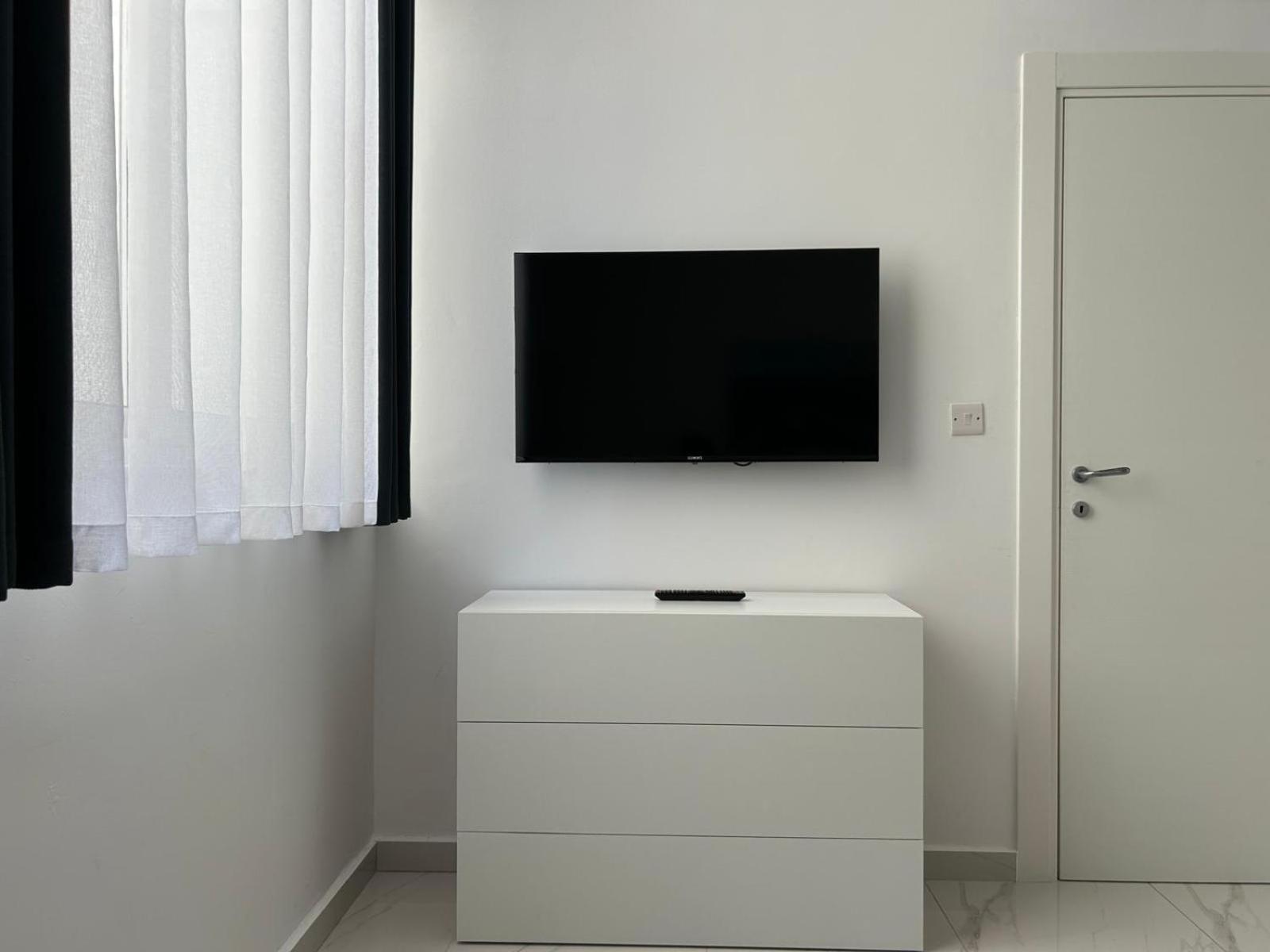 Exceptional 3-Bedroom Apartment, Sliema - Tigne Point! エクステリア 写真